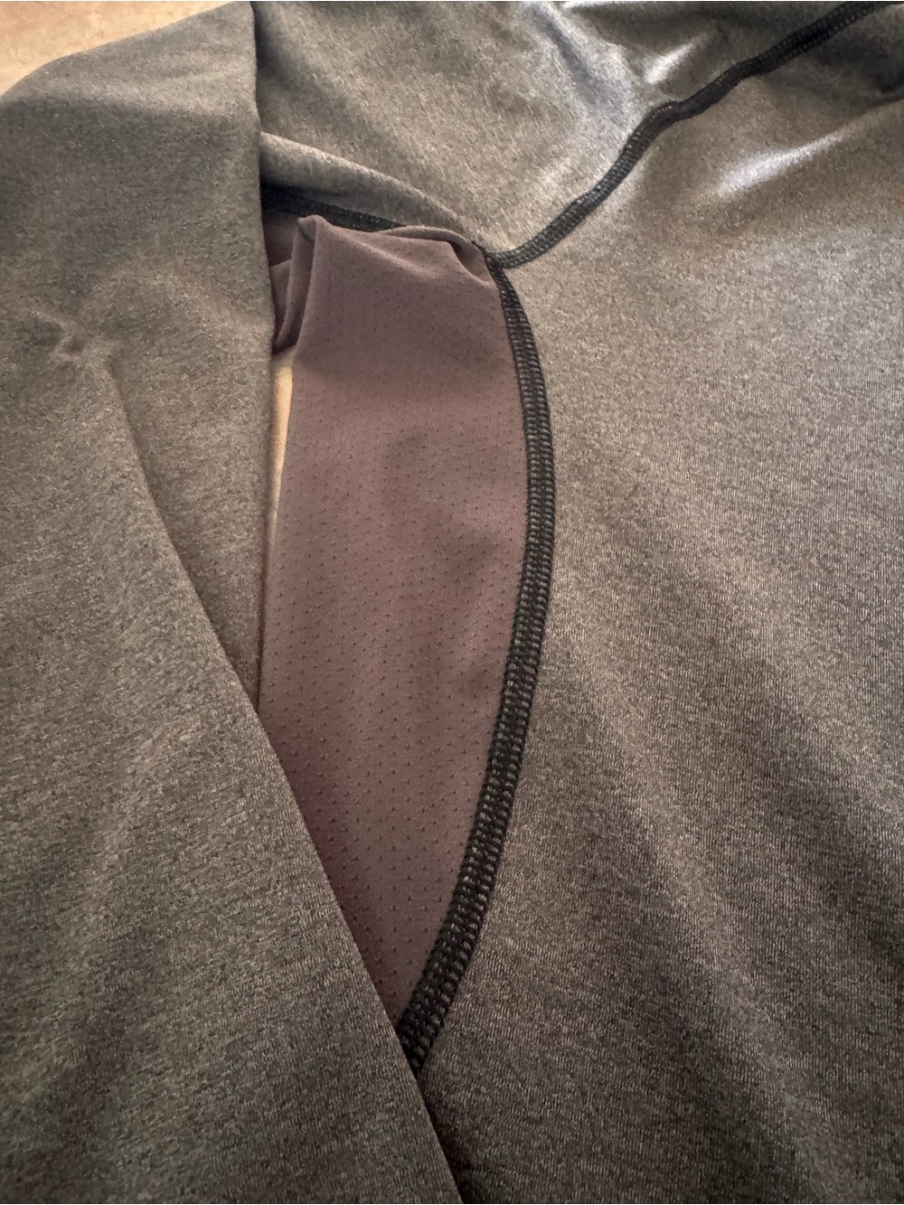 Under Armour Men’s HeatGear Compression Top - Charcoal Gray - Picture 4 of 5